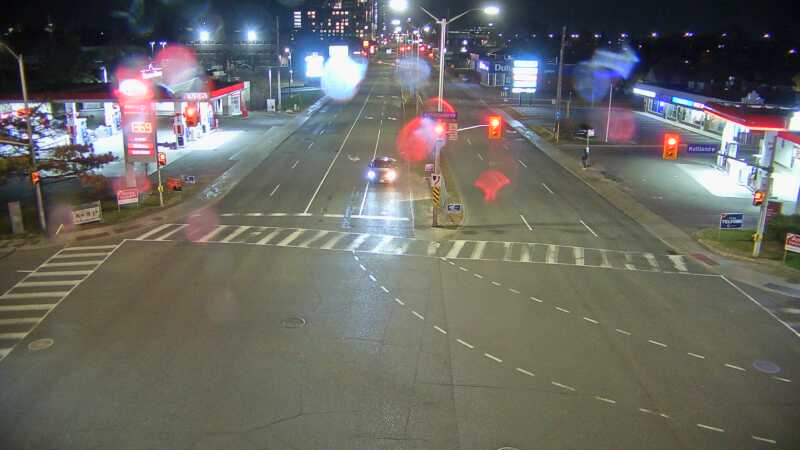 Traffic camera image at 2025-04-25 08:30:26