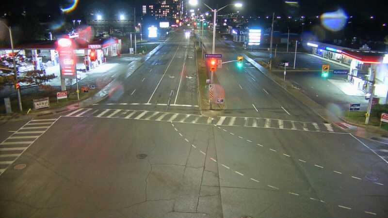 Traffic camera image at 2025-04-25 08:40:24