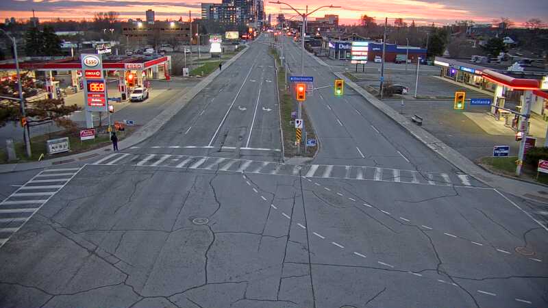 Traffic camera image at 2025-04-25 09:50:17