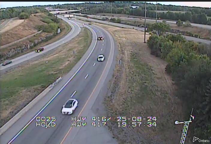 Traffic camera image at 2025-08-25 00:00:57