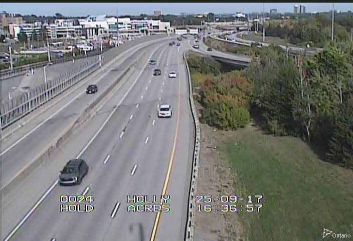 Traffic camera image at 2025-09-17 20:40:57