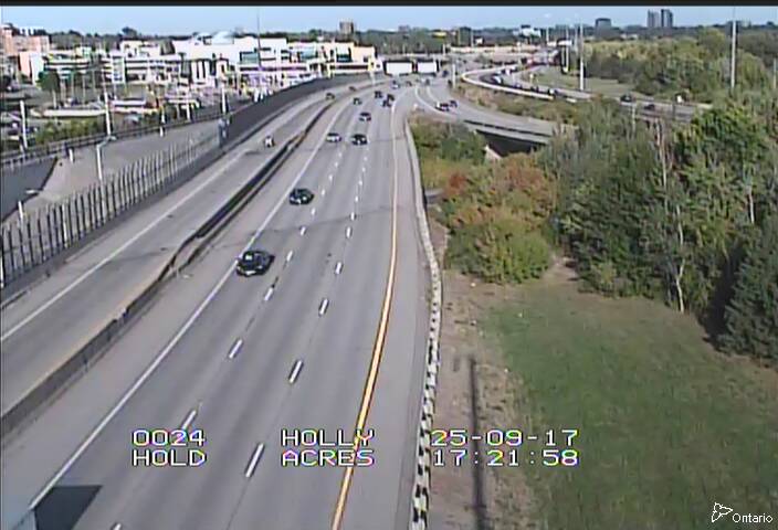Traffic camera image at 2025-09-17 21:26:03