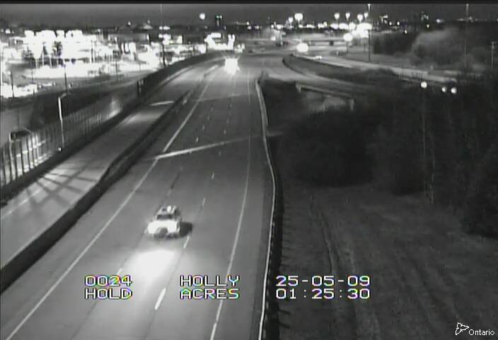 Traffic camera image at 2025-05-09 05:30:40