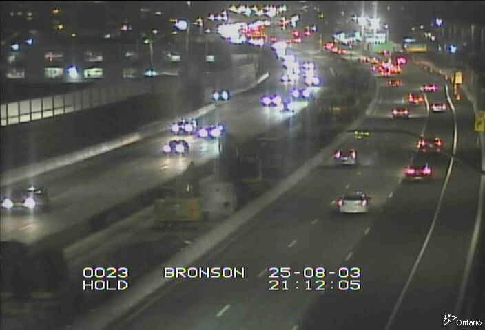 Traffic camera image at 2025-08-04 01:15:46