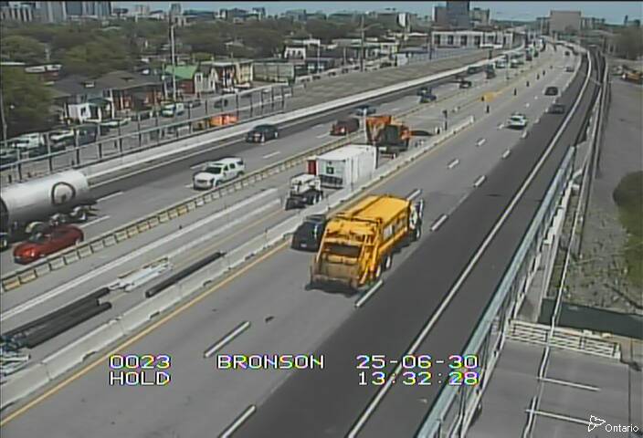 Traffic camera image at 2025-06-30 17:37:38