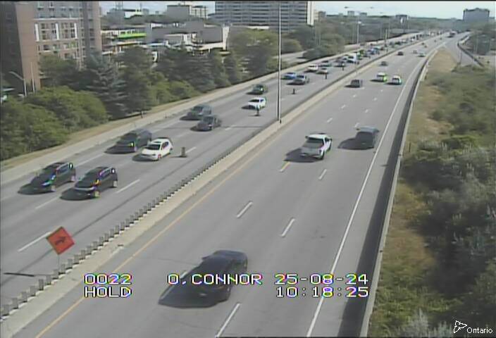 Traffic camera image at 2025-08-24 14:21:01