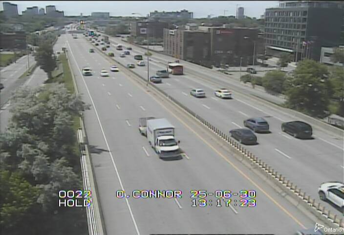 Traffic camera image at 2025-06-30 17:21:09