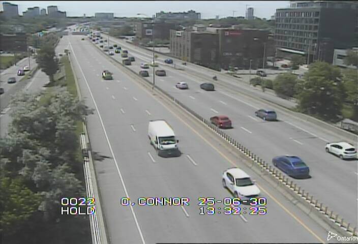 Traffic camera image at 2025-06-30 17:37:38