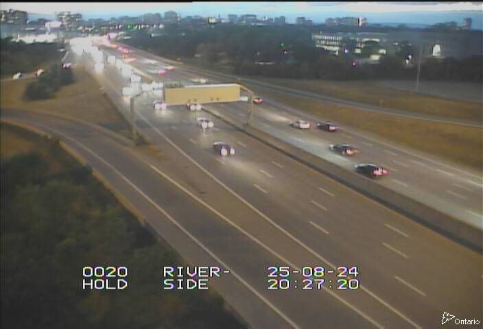 Traffic camera image at 2025-08-25 00:30:59