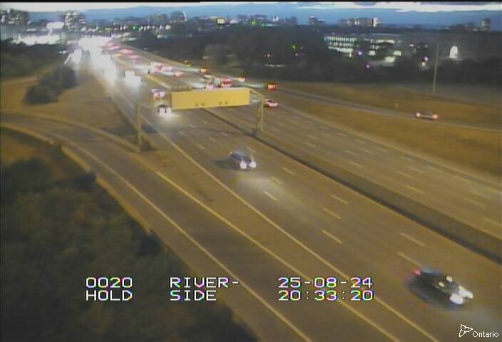 Traffic camera image at 2025-08-25 00:35:55