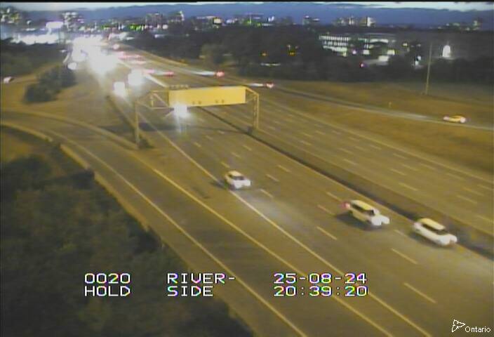 Traffic camera image at 2025-08-25 00:40:56