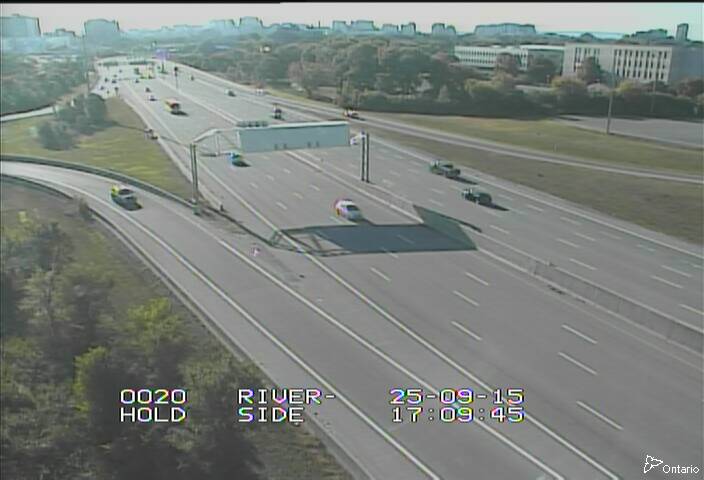 Traffic camera image at 2025-09-15 21:11:01