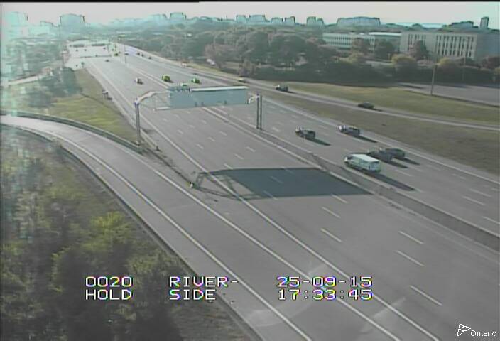 Traffic camera image at 2025-09-15 21:35:59