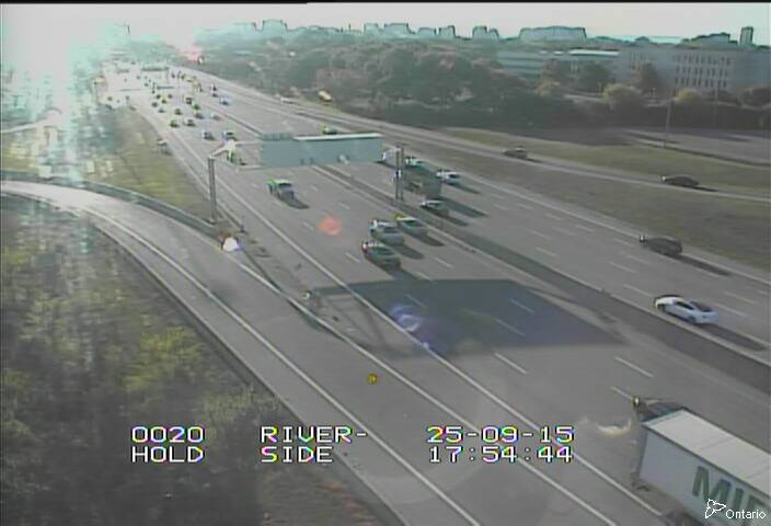 Traffic camera image at 2025-09-15 21:56:03