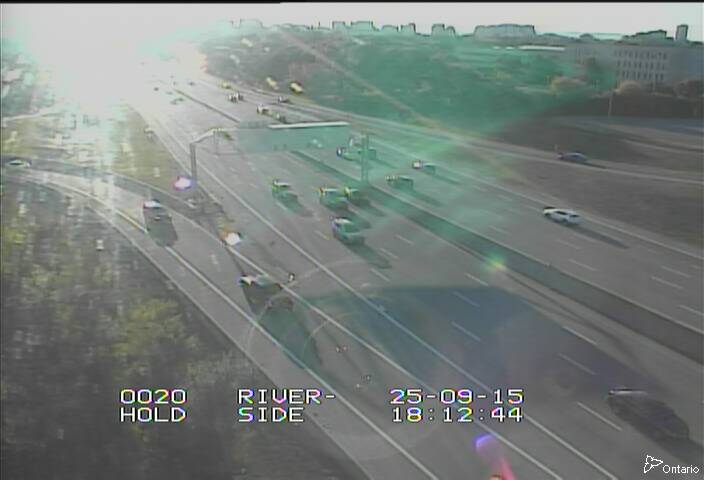 Traffic camera image at 2025-09-15 22:15:57