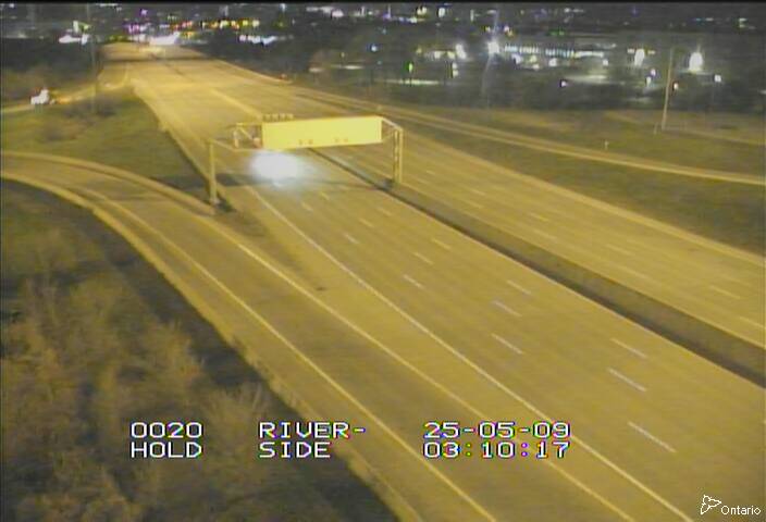 Traffic camera image at 2025-05-09 07:15:38