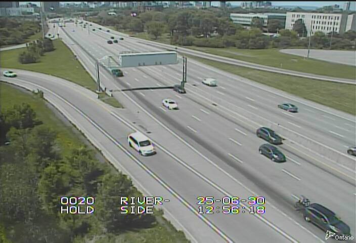 Traffic camera image at 2025-06-30 17:01:06