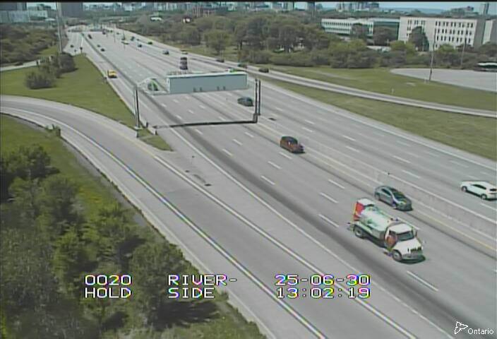 Traffic camera image at 2025-06-30 17:06:06