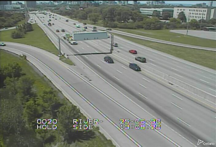 Traffic camera image at 2025-06-30 17:11:11