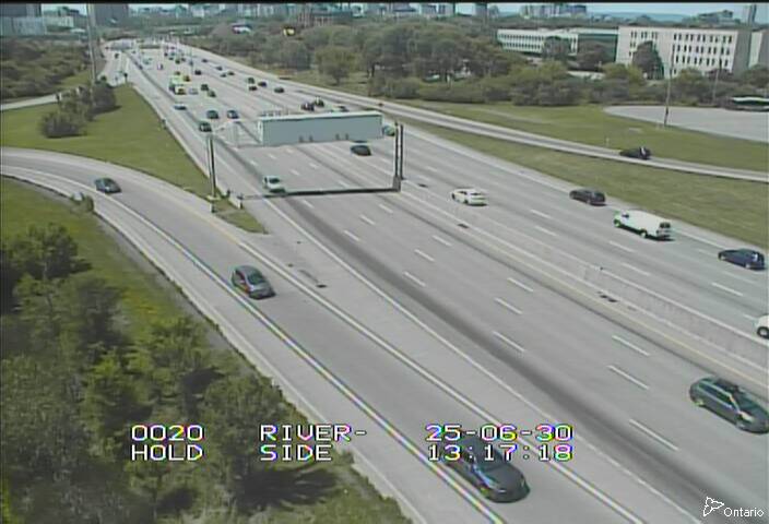 Traffic camera image at 2025-06-30 17:21:09