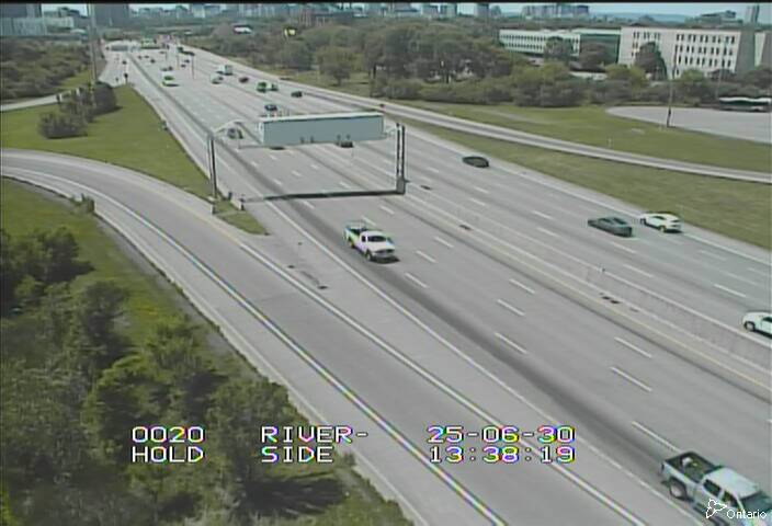 Traffic camera image at 2025-06-30 17:41:00