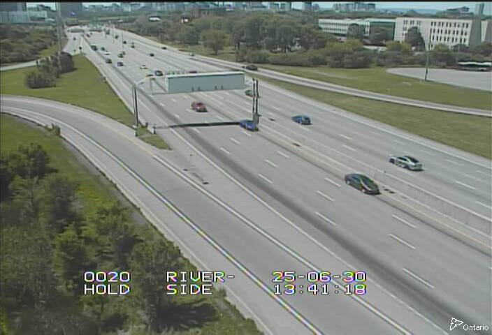 Traffic camera image at 2025-06-30 17:46:02