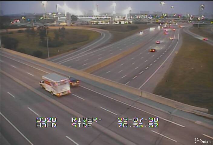 Traffic camera image at 2025-07-31 01:00:56