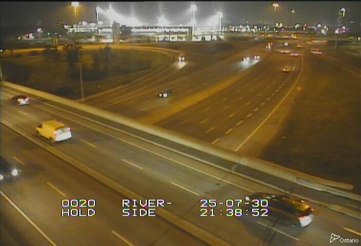 Traffic camera image at 2025-07-31 01:40:56