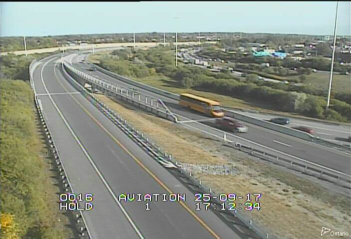 Traffic camera image at 2025-09-17 21:15:58