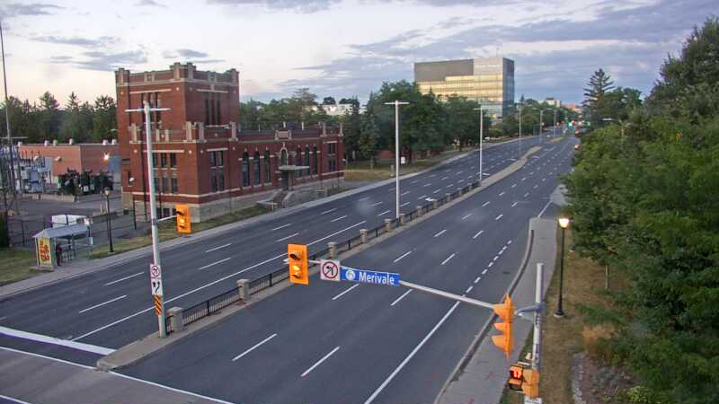 Traffic camera image at 2025-08-25 00:00:10