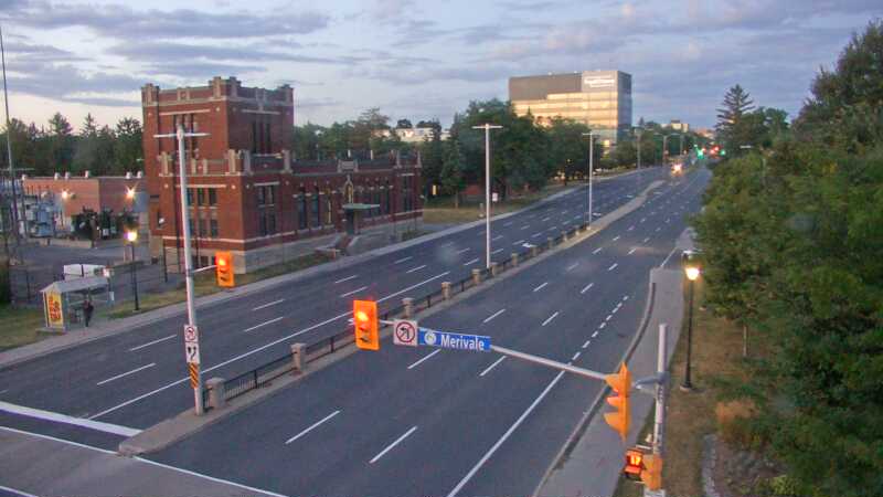 Traffic camera image at 2025-08-25 00:10:12