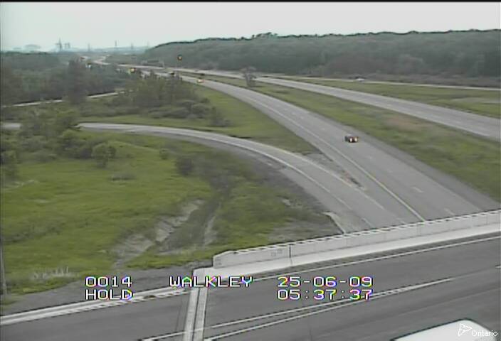 Traffic camera image at 2025-06-09 09:42:43