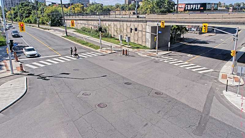 Traffic camera image at 2025-09-14 17:46:05