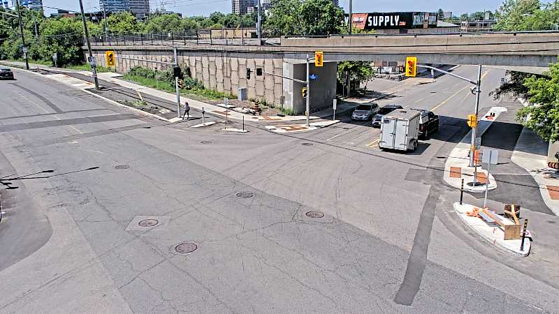 Traffic camera image at 2025-06-30 17:11:12
