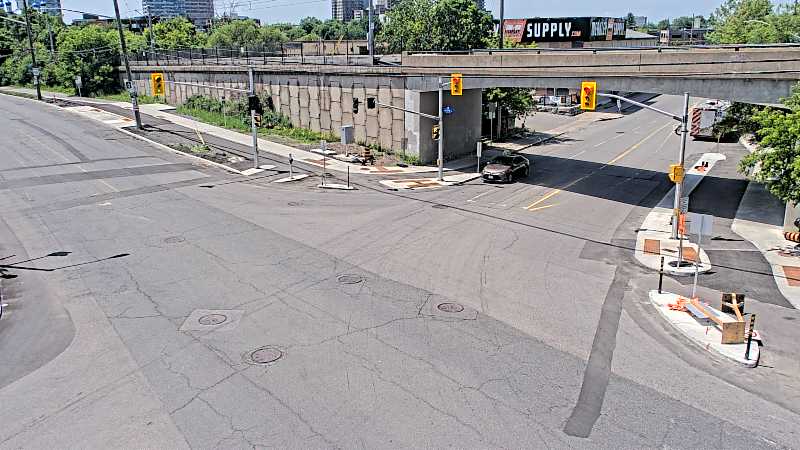 Traffic camera image at 2025-06-30 17:51:01