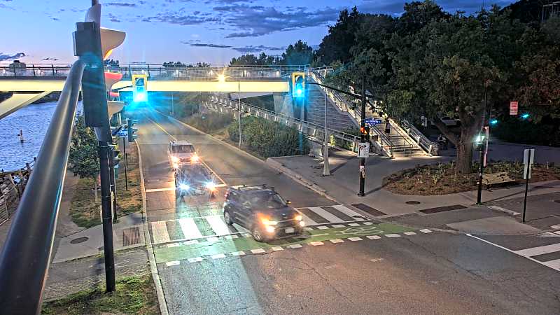 Traffic camera image at 2025-08-25 00:25:56
