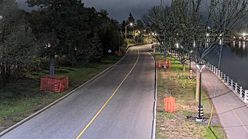 Traffic camera image at 2025-05-09 05:25:44