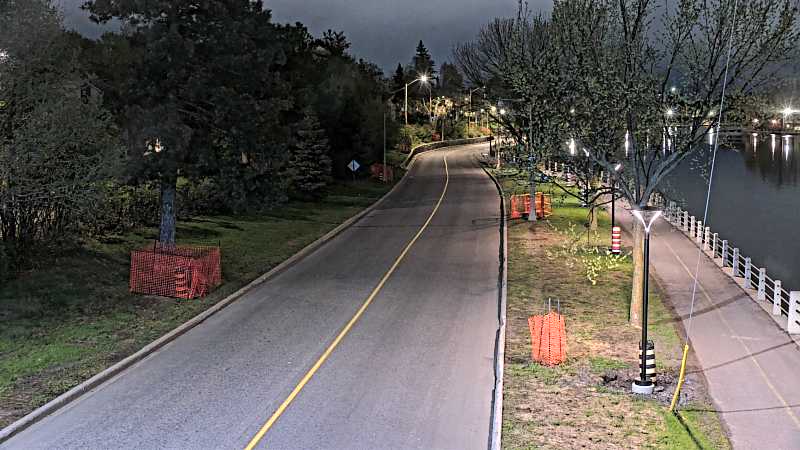 Traffic camera image at 2025-05-09 05:30:41