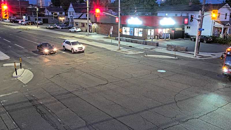 Traffic camera image at 2025-08-25 00:20:52
