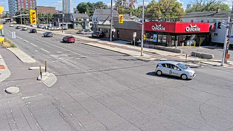 Traffic camera image at 2025-09-14 17:16:05