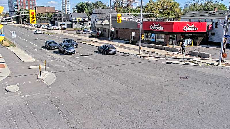 Traffic camera image at 2025-09-14 17:46:05