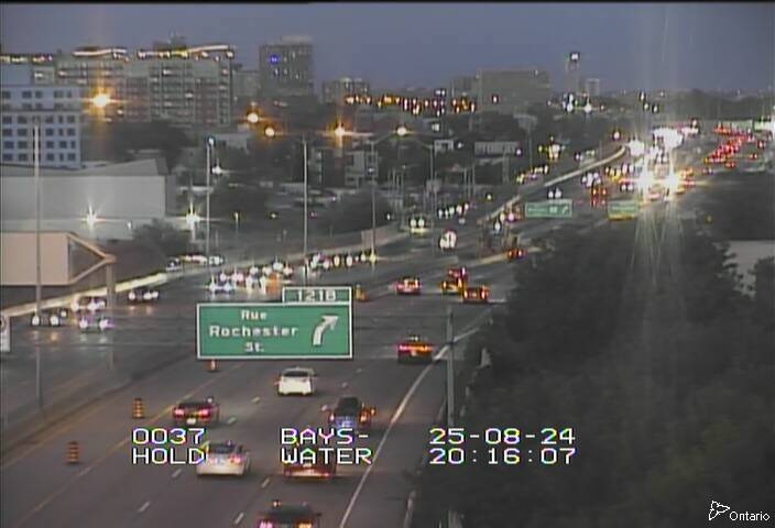 Traffic camera image at 2025-08-25 00:16:02