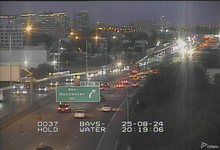 Traffic camera image at 2025-08-25 00:20:52
