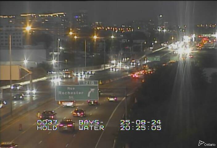 Traffic camera image at 2025-08-25 00:25:56