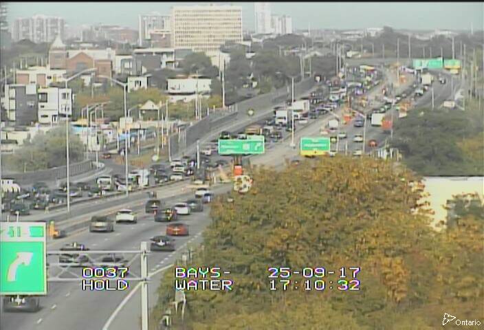 Traffic camera image at 2025-09-17 21:10:59