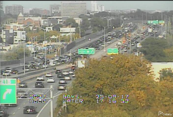 Traffic camera image at 2025-09-17 21:16:00