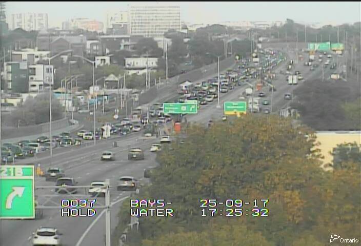 Traffic camera image at 2025-09-17 21:26:06
