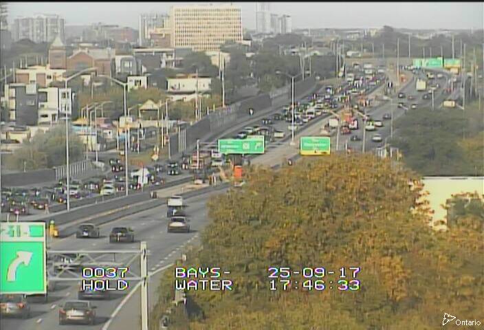 Traffic camera image at 2025-09-17 21:46:03