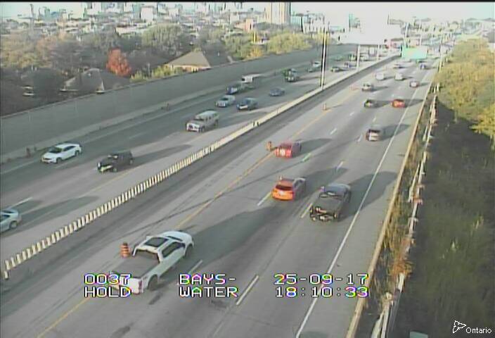 Traffic camera image at 2025-09-17 22:10:59