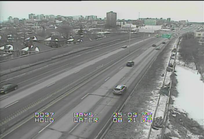 Traffic camera image at 2025-03-09 13:25:42